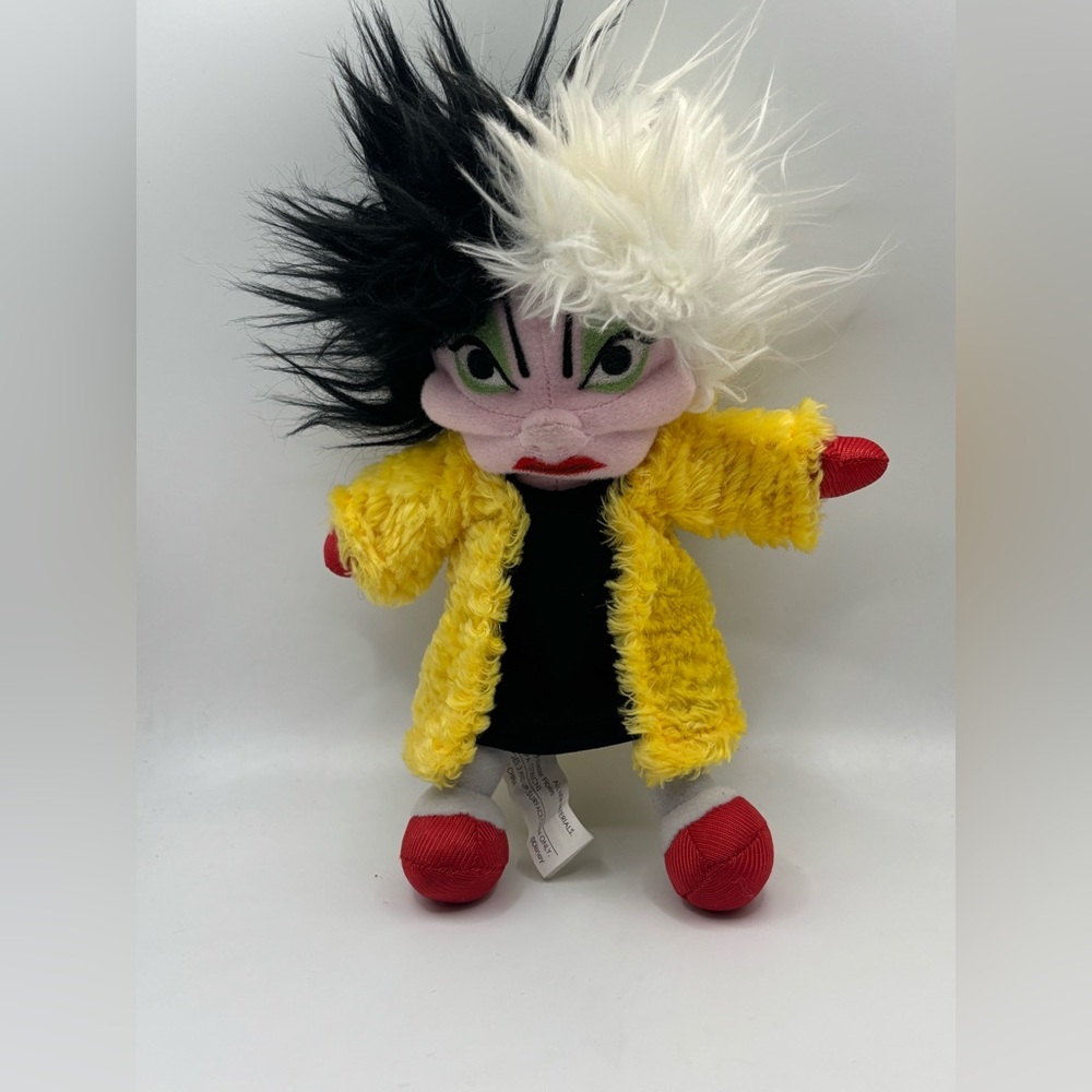 2000 Sega Prize Disney Villains Series 1 Cruella de Vil 8" Plush